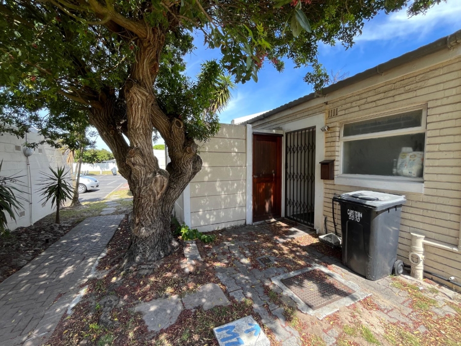 2 Bedroom Property for Sale in Table View Western Cape